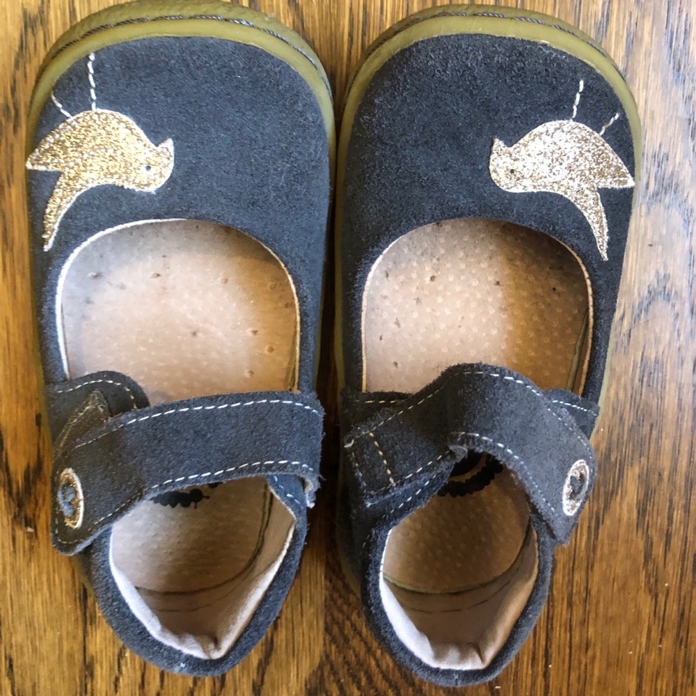 Girls’ shoes